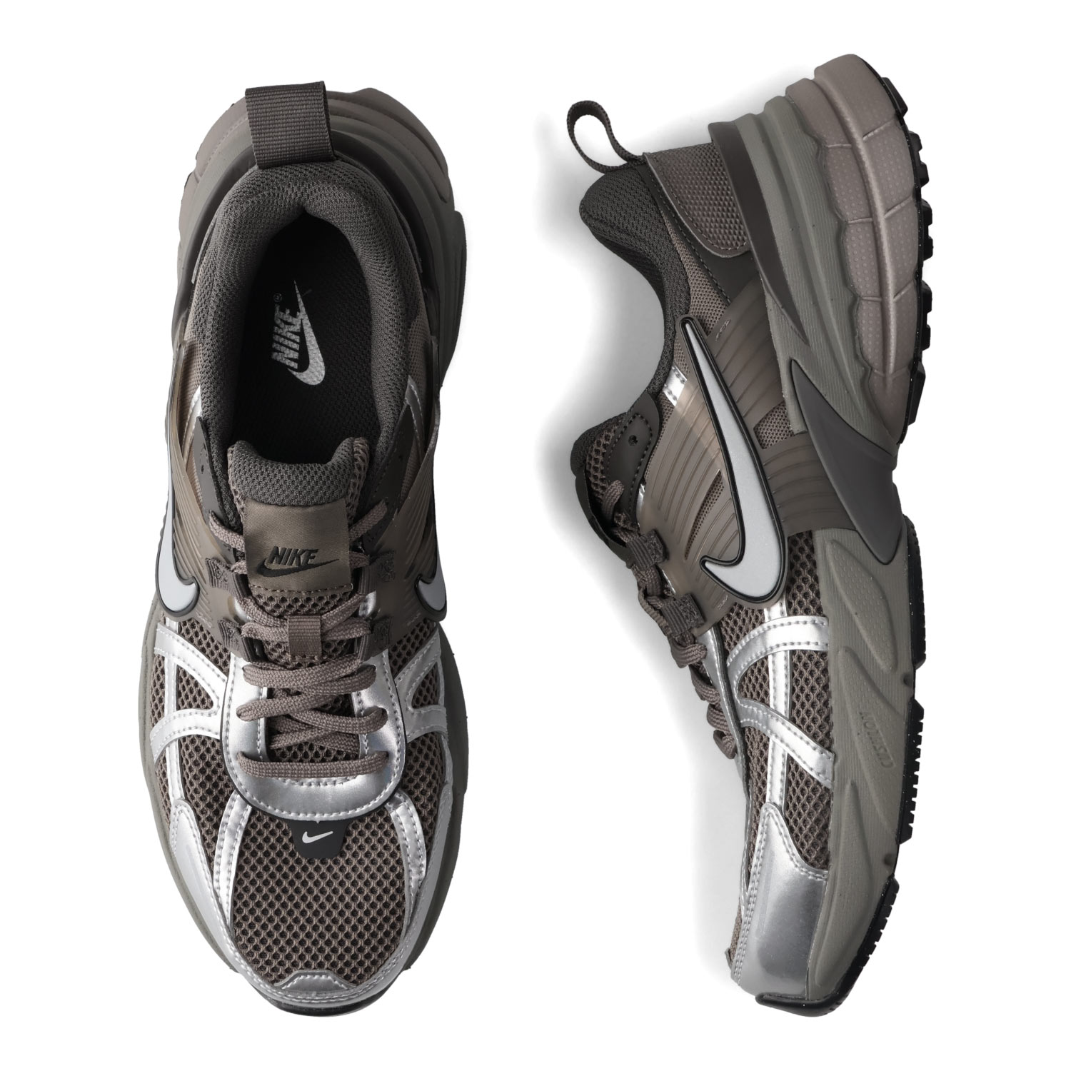 NIKE（ナイキ） スニーカー メンズ レディース V2K RUN ブラウン