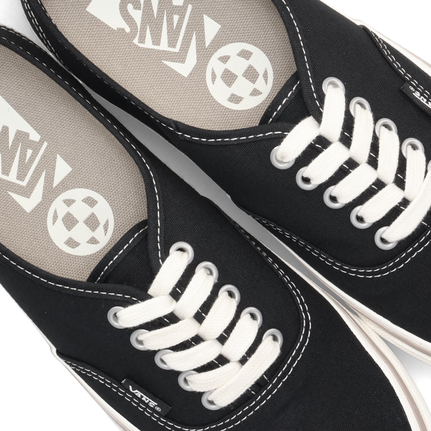 VANS★国内発送★オーセンティック ライト (22-30cm) 7600025S0194_x1_a001.jpg