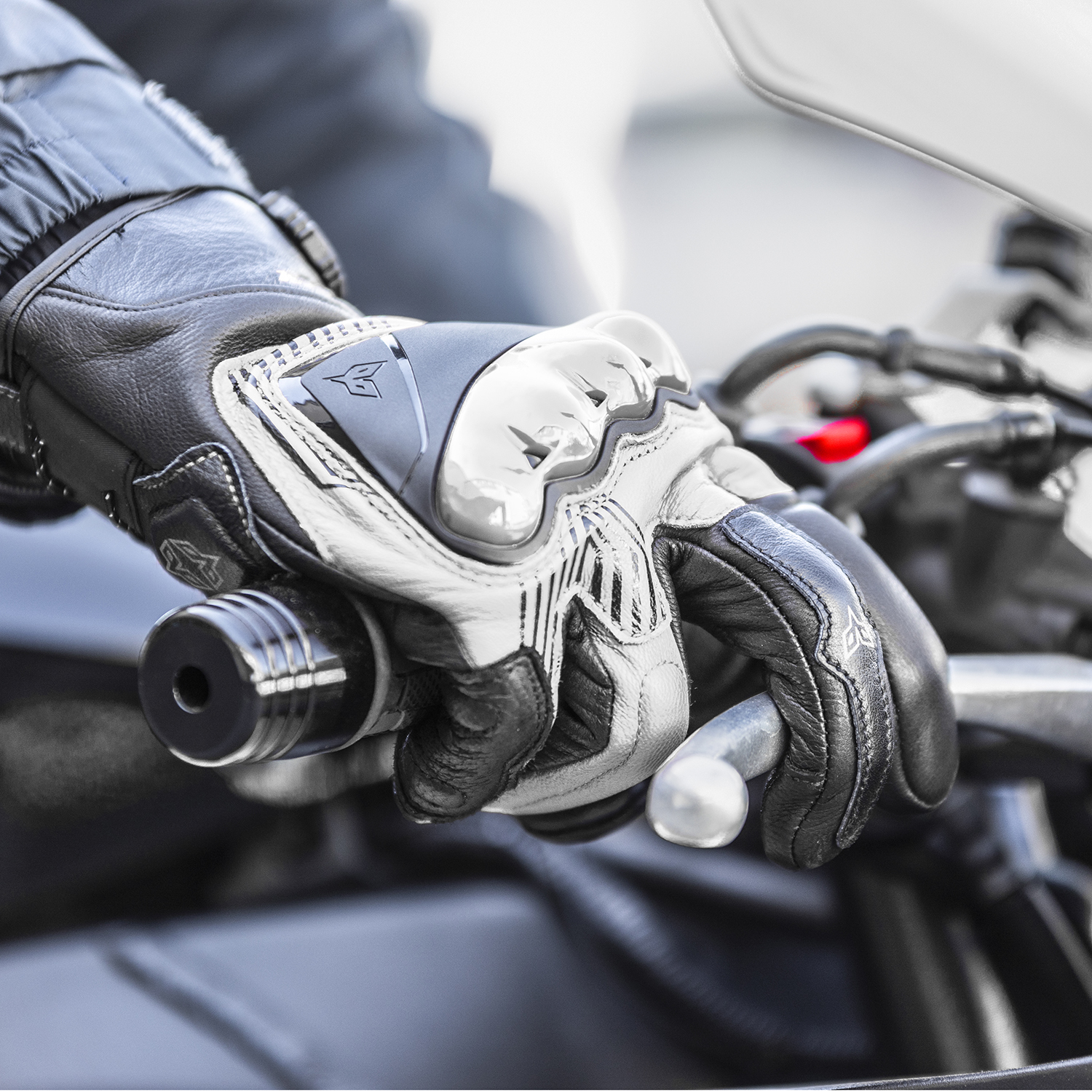バイクグローブ プロテクター付き 黒/赤/灰色 バイクグローブ 本革 グローブ 秋 革 バイク用 バイク用品