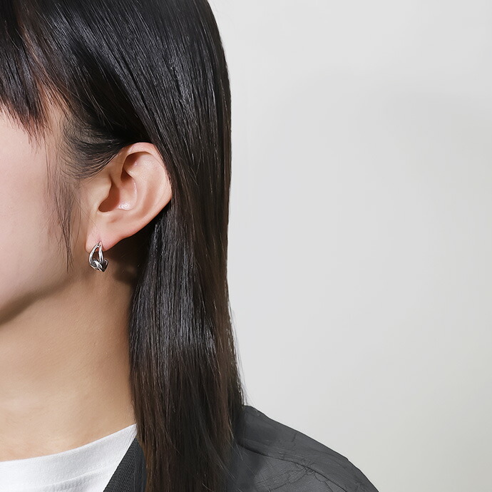 Binich（ビニッチ） インフィニティチェーン ハーフフープピアス