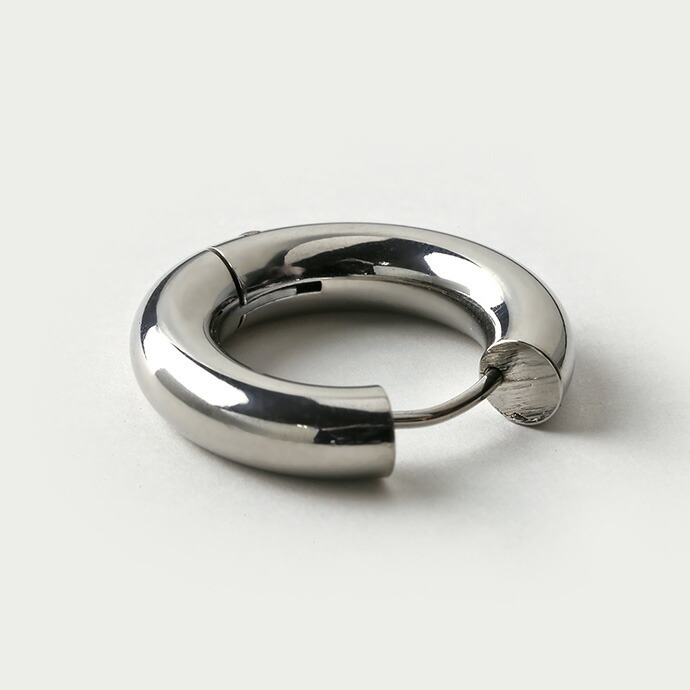ワイド フープピアス メンズ レディース 片耳用 ステンレス 5mm幅 20mm 24mm 太め 大きめ シルバー ブラック ゴールド サイズ選択 リングピアス 男女兼用 3色 関連画像5