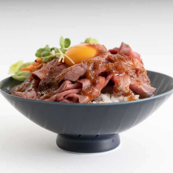 兵庫　神戸肉バル「バルティロ」赤ワイン仕立てのローストビーフ