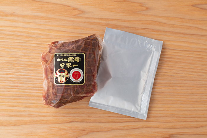 鹿児島黒牛のローストビーフ（ソース付)