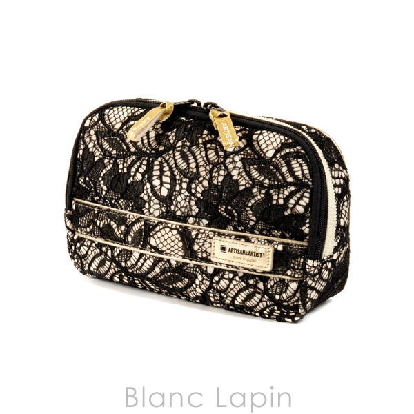 CHANEL - CHANEL ノベルティポーチ シャネル 2024ホリデー限定 ノベルティ ポーチ 箱付き正規品