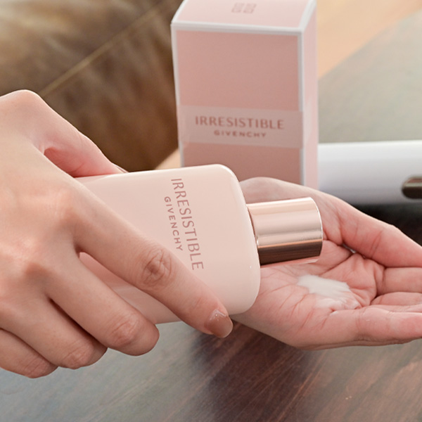 GIVENCHY ジバンシイ イレジスティブルボディミルク 200ml