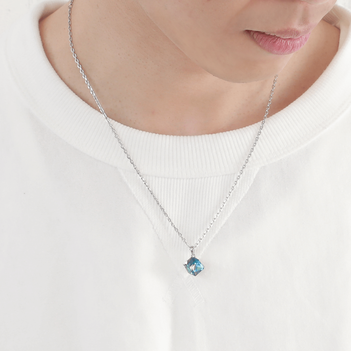 BLESS（ブレス） スワロフスキーキューブネックレス(L)【ステンレス 