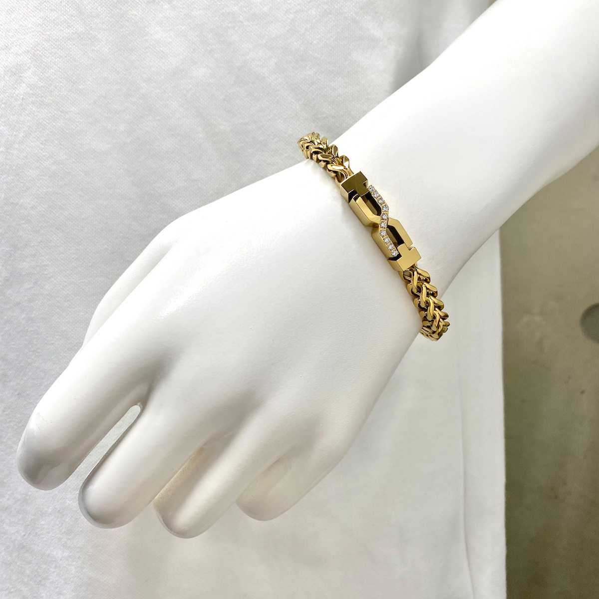 【関税込み】Marland Backus ゴールド チャームブレスレット BLESS クロスチェーンブレスレット(L) ステンレス 金属