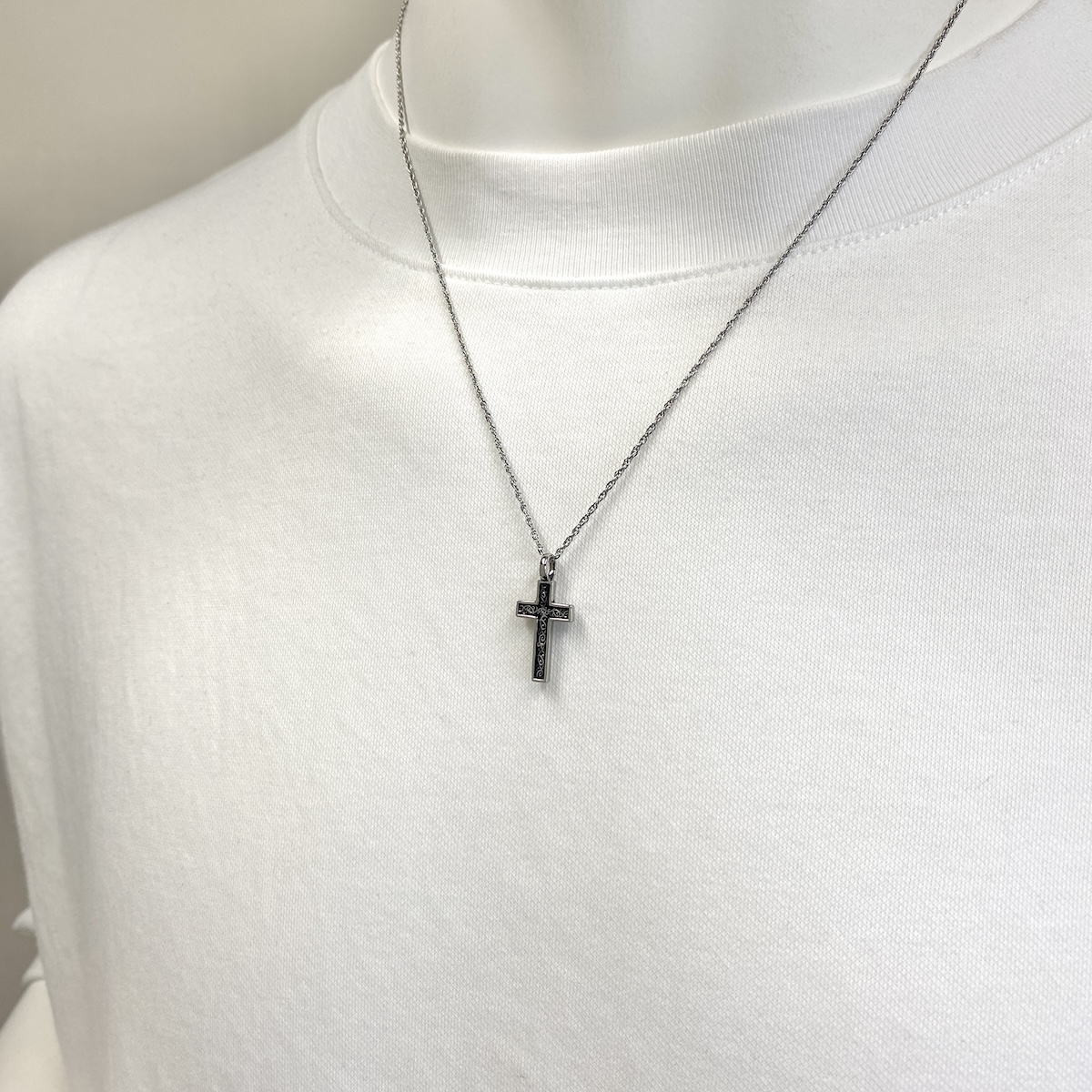 新品未使用エスカマジー ネックレス レディース クロス＆ボックス付き 新品未使用エスカマジー ネックレス レディース クロス