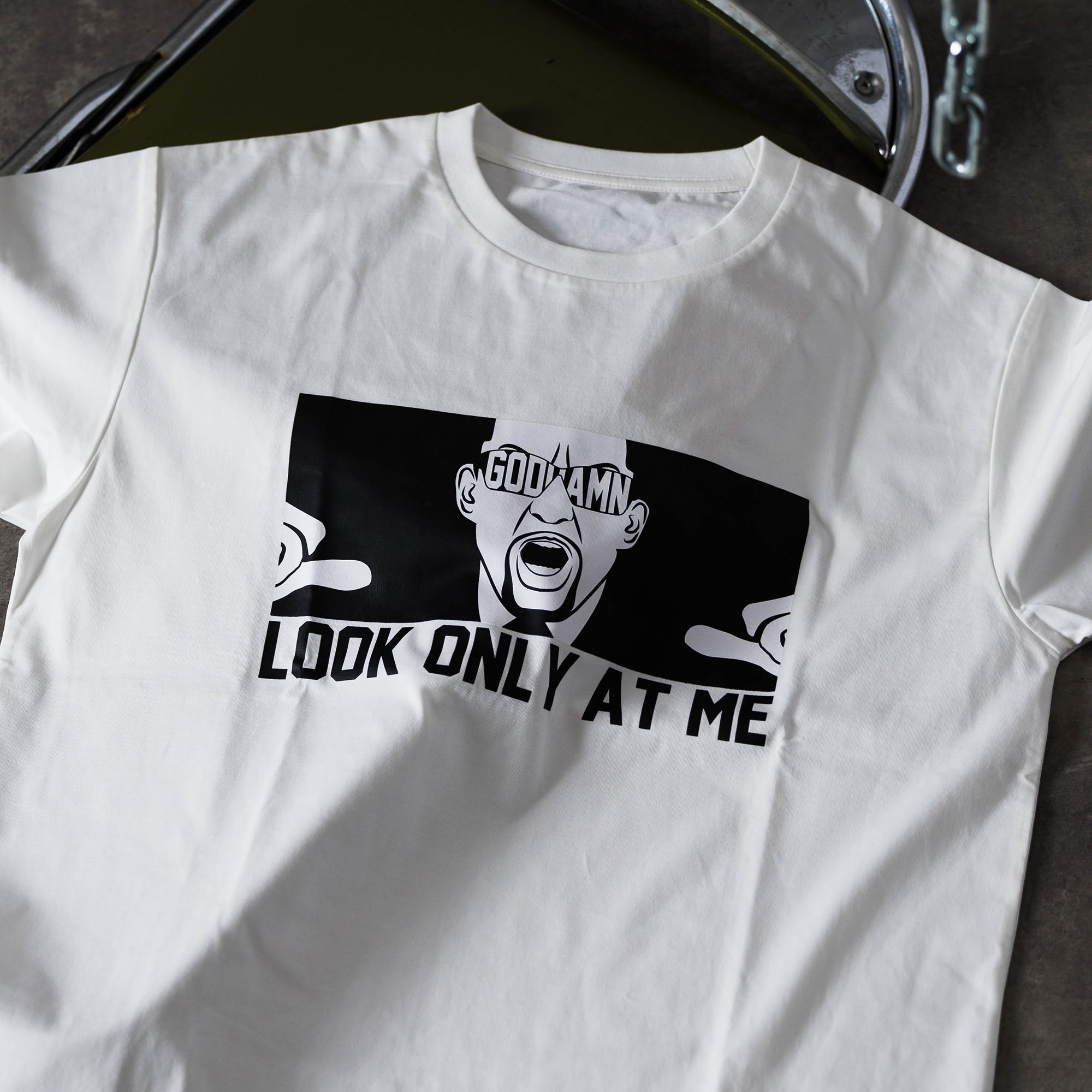 新日本プロレス 蝶野正洋 Tシャツサイン入りＴシャツです 特別企画オンラインショップサイン会！／蝶野正洋選手が直筆