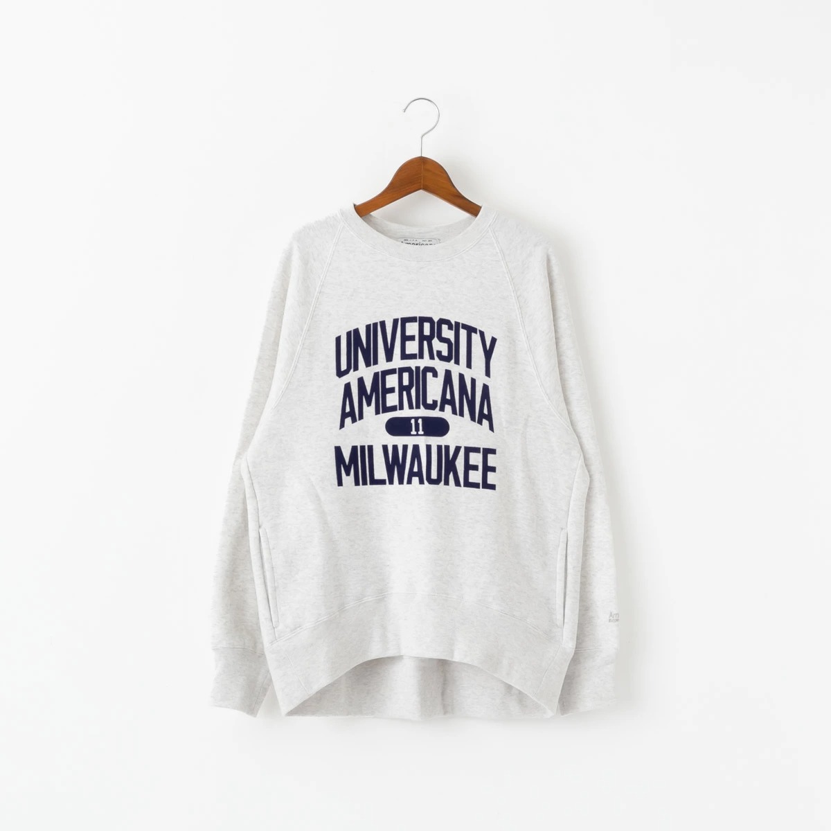 AMERICANA（アメリカーナ） ボリュームスリーブ クルーネック