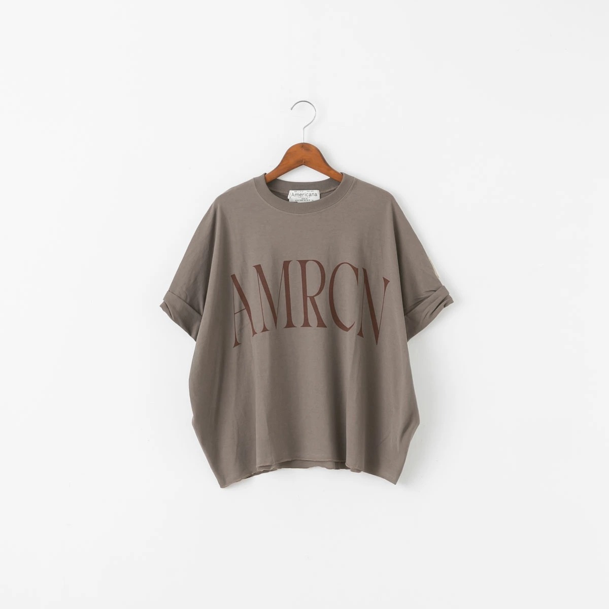 Americana AMRCNロゴ Tシャツ ブラウン AMERICANA（アメリカーナ） クロップド ワイド ロールアップ ロゴ T