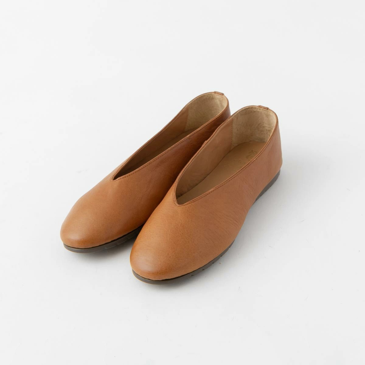 chausser（ショセ） ターンシュー Vカットフラットパンプス CT-01
