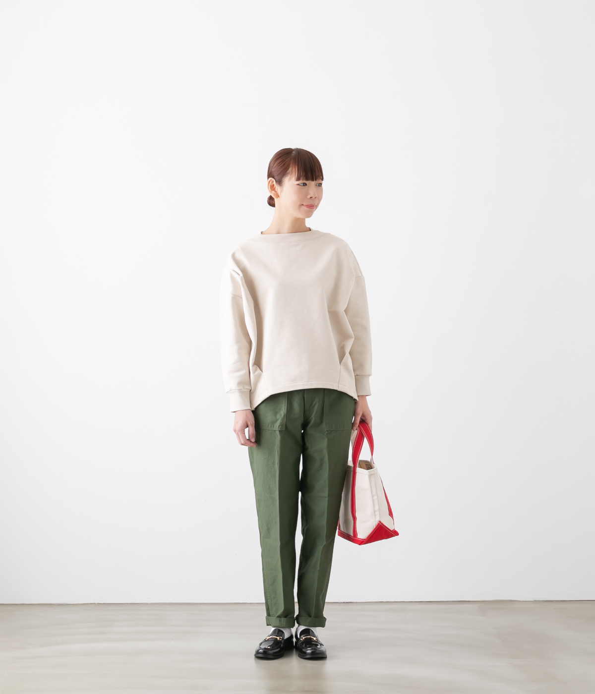 【30%OFF】マオメイドトップス 長袖 スウェット トレーナー コットン 綿 ベージュ グレー ネイビー 紺 ゆったり 裏毛 変形ネック 日本製 411206 mao made 【30%OFF】マオメイドトップス 長袖 スウェット