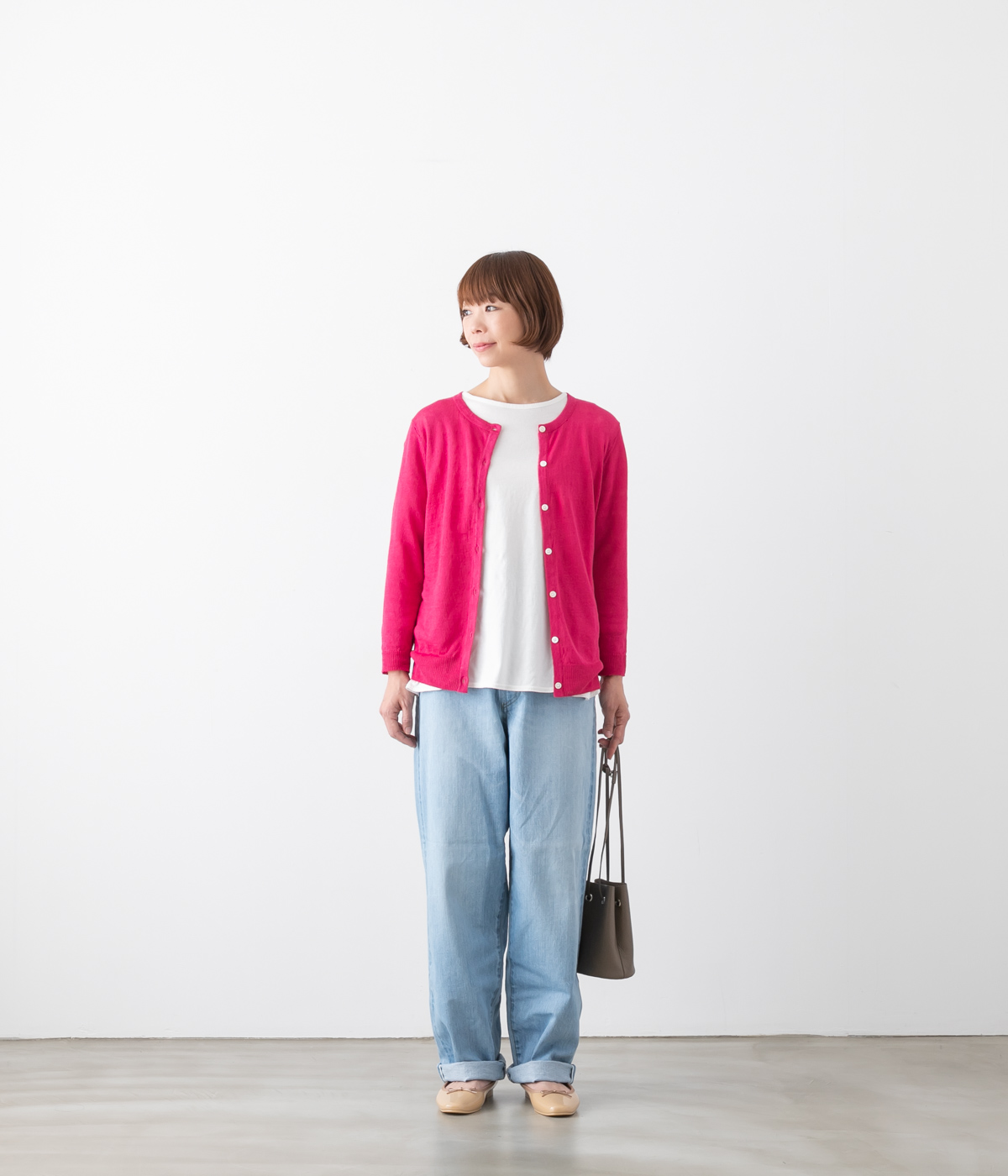 【新品未使用】マオメイド　トップス　赤 MAO（レディーストップス）（色：グレー系） | ファッション の
