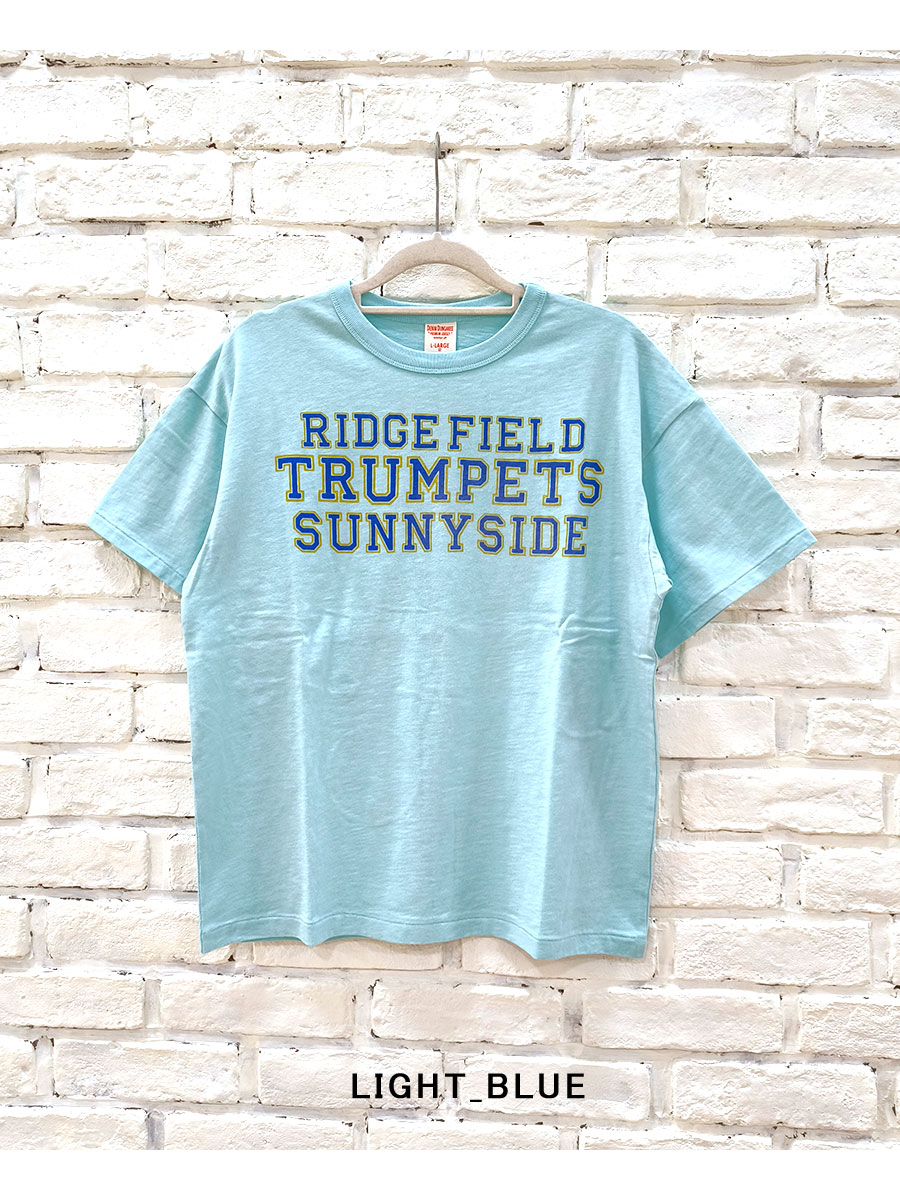 【★30%OFF】SALE セール DENIM DUNGAREE デニムダンガリー 服 テンジク TRUMPETS TEE 22520413 ブランド レディース Tシャツ 半袖 半袖Tシャツ プリント ロゴ DENIM DUNGAREE 【☆20%OFF】SALE セール デニムダンガリー 服
