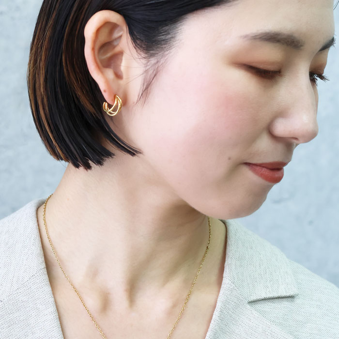 BLUE LEAF（ブルーリーフ） ピアス 3連 ゴールド サージカルステンレス