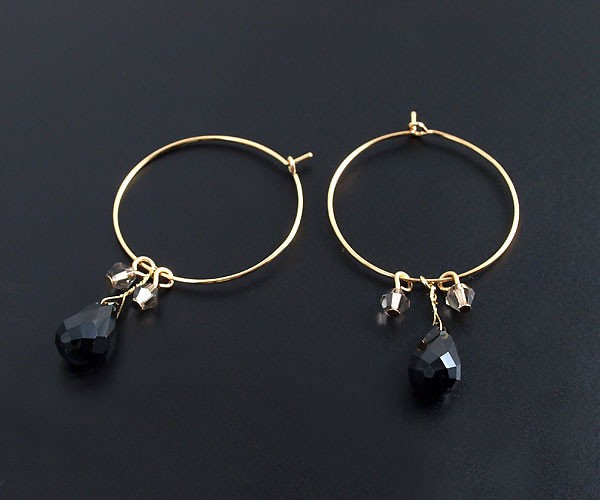 ピアス オニキス 黒 石 ブラック 女性 レディース フープピアス
