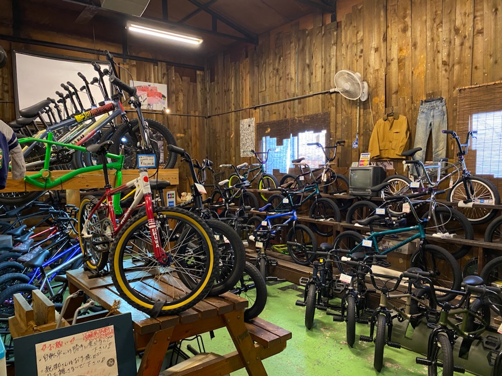 10% OFF BMX タイヤ 20インチ ストリート フラット KHE BIKES