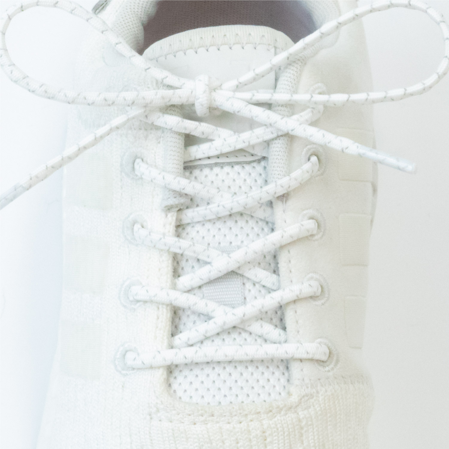 ほどけない靴紐 部分によって伸縮するゴムでスポーツに最適 シューレース 伸縮 丸紐 靴ひも スポーツ ゴルフ ランニング マラソン サッカー 野球  MAGIC LACE | CATERPY | 10