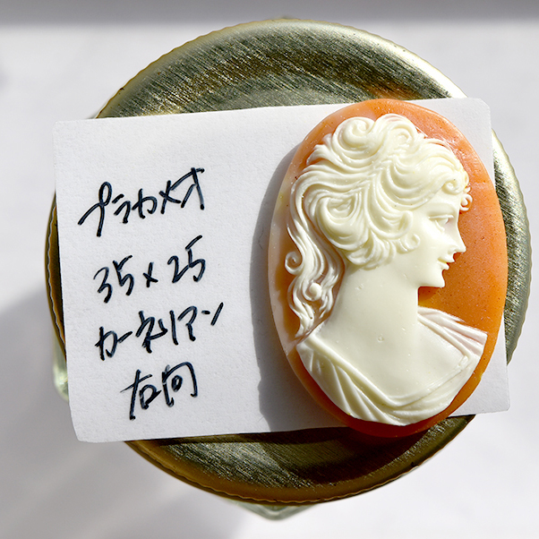 プラカメオ 35×25mm カーネリアン 右向 カボション 手芸 レジン アンティーク カメオ ハンドメイド 材料 アクセサリー パーツ