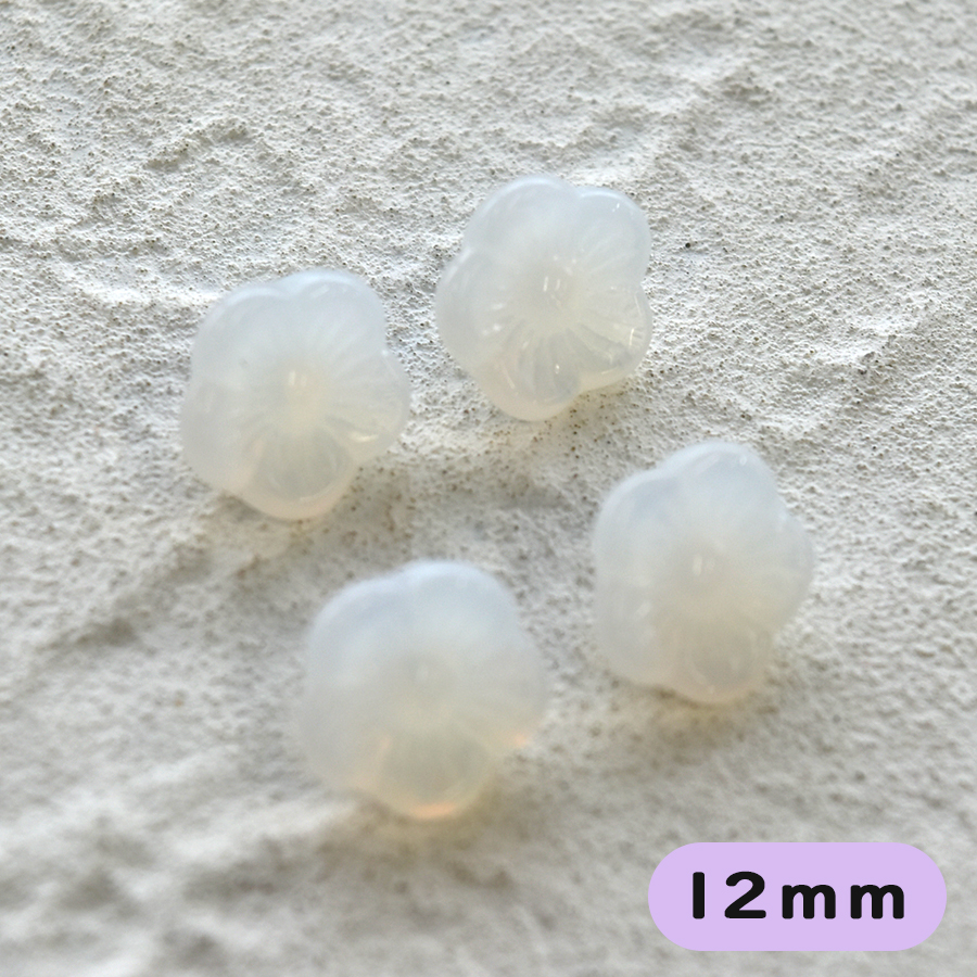 花びら型ガラスビーズ 12mm オパールホワイト
