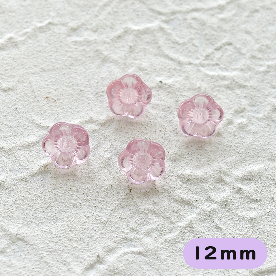 花びら型ガラスビーズ　12mm　ライトピンク