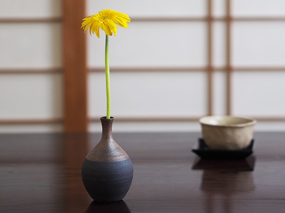 花瓶 一輪挿し 銀嶺つる首ミニ花入 フラワーベース 器 壺 陶器 おしゃれ 小さい シンプル 信楽 : 30832a2386 : 盆栽妙 ヤフー店 -  通販 - Yahoo!ショッピング