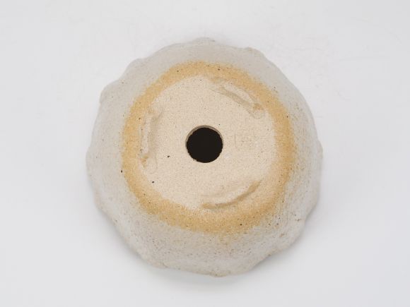  ten thousand old . white 5 number round mountain . width 15cm×7.5cm