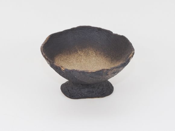 万古焼 黒金 4.5号 丸台付 幅13.5cm&times;高さ7cm