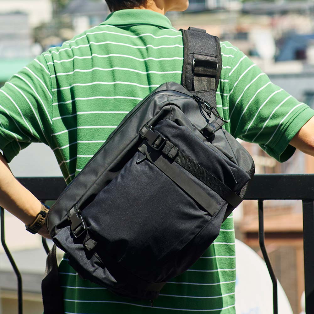 クローム カデット マックス スリング バッグ CHROME KADET MAX SLING BAG BLACK バッグ メッセンジャーバッグ ★耐水 15L BG351BK | CHROME | 17