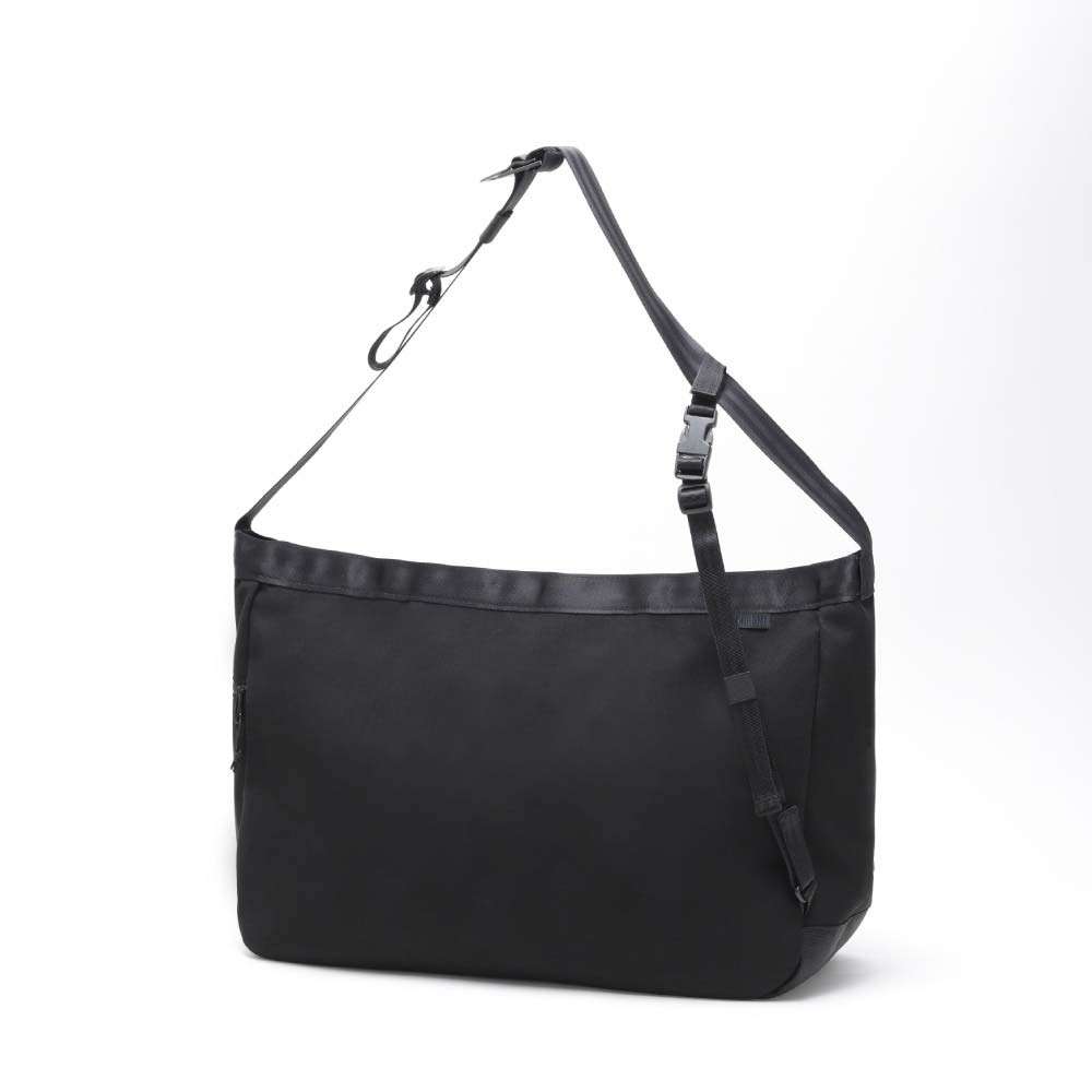 【USA製】★Chrome(クローム)★メッセンジャーバッグ★ 楽天市場】クローム CHROMEMIDTOWN 20L XRF MESSENGER BAG