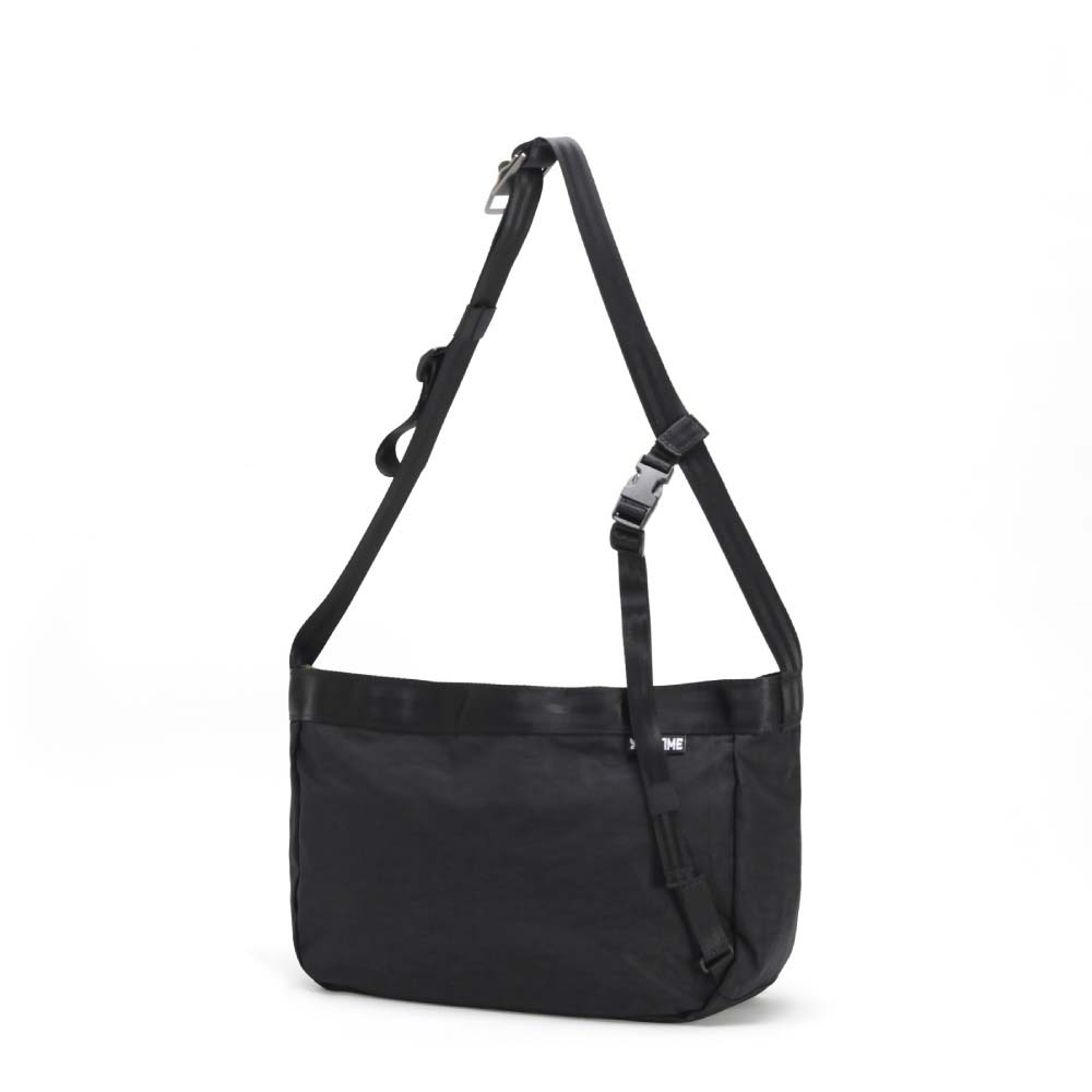 クローム ニュースペーパーメッセンジャー スモール CHROME NEWSPAPER MESSENGER SM BLACK CRINKLE バッグ メッセンジャーバッグ ★耐水 JP198BKCK | CHROME | 02