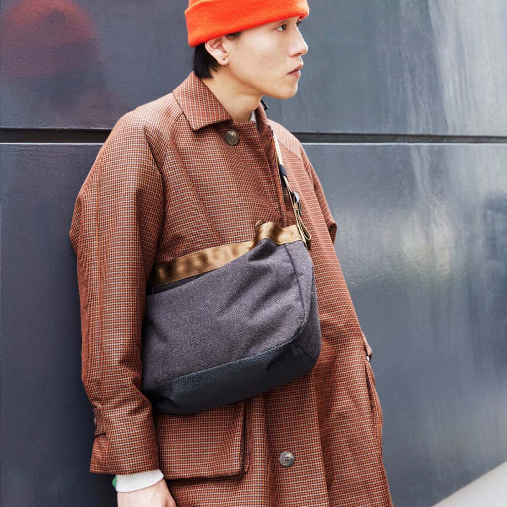 CHROME（クローム） ニュースペーパーメッセンジャー スモール CHROME