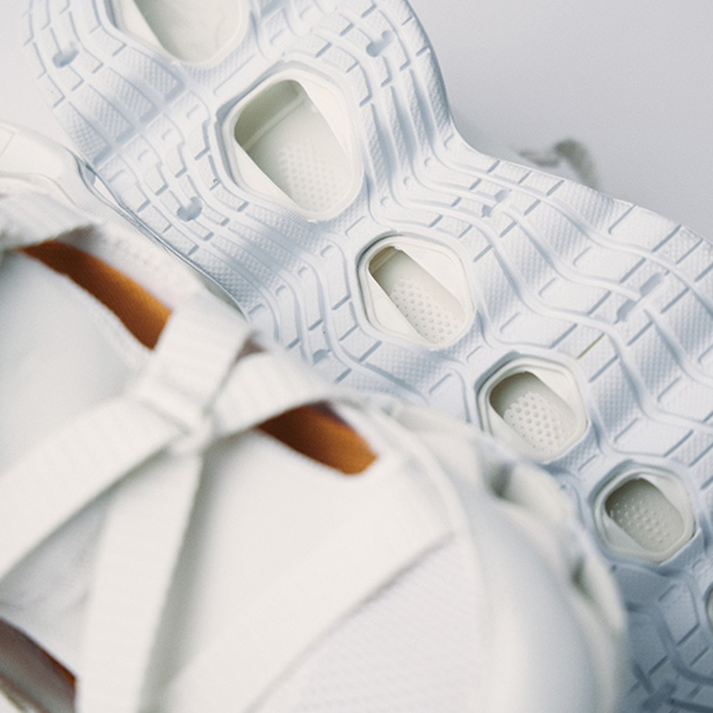 MIZUNO（ミズノ） MIZUNO WAVE PROPHECY STRAP オフホワイト×キャメル