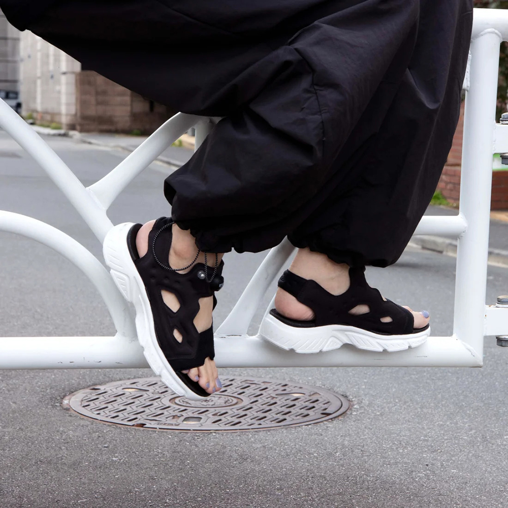 Reebok リーボック インスタポンプフューリー サンダル