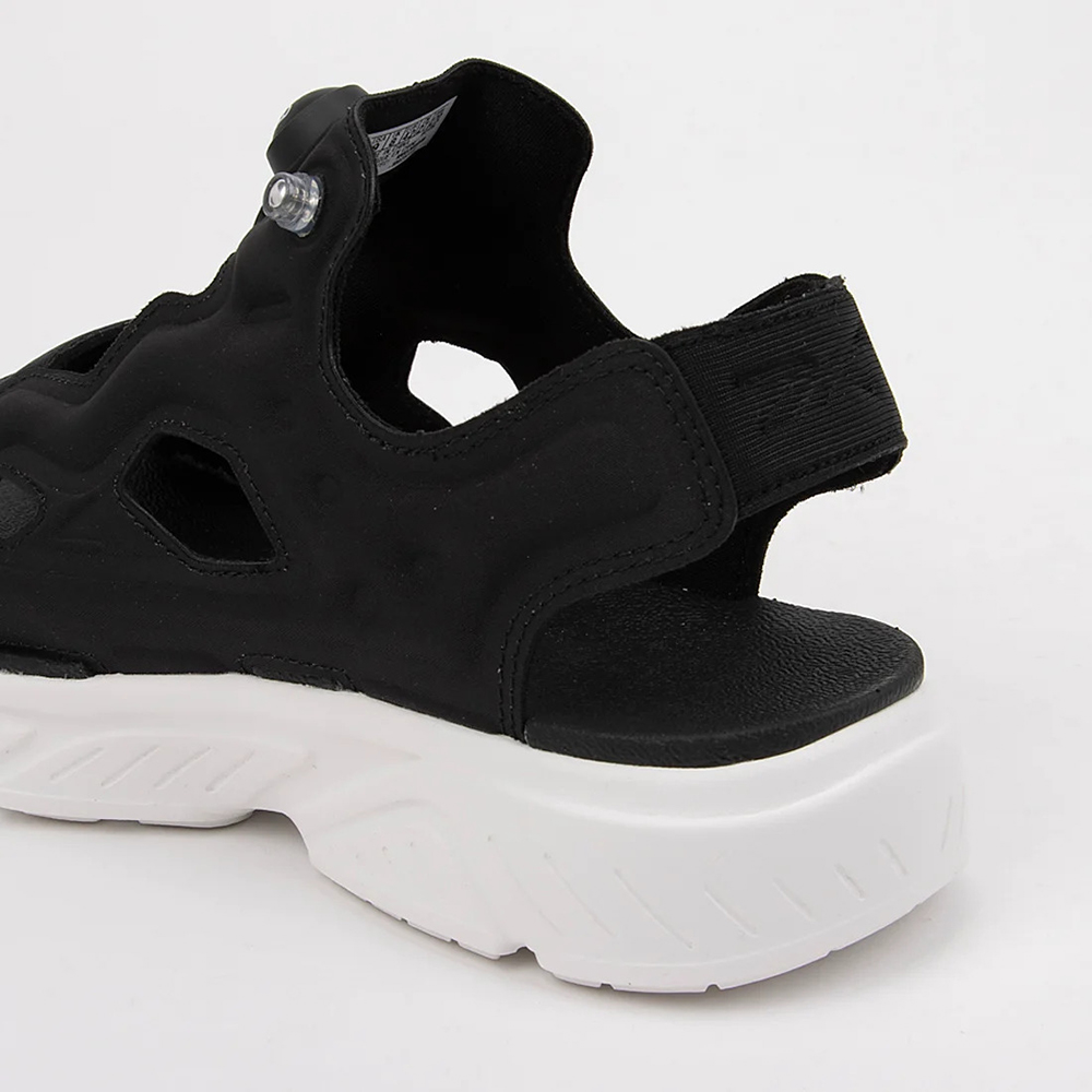 美品　Reebokリーボック　insta pump ブラック スポーツサンダル インスタポンプフューリー サンダル / INSTAPUMP FURY SANDAL