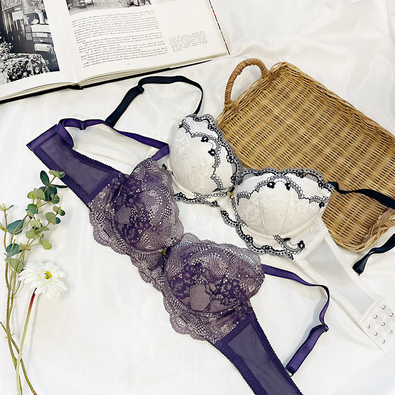 BRADELIS NewYork オンラインストア限定 育乳ブラ ブラジャー