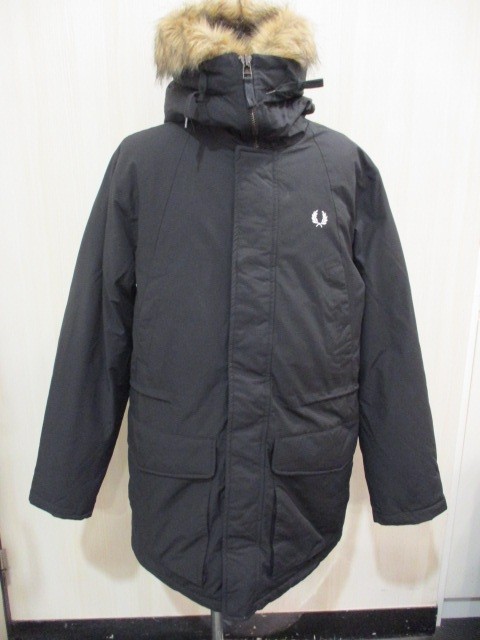 FRED PERRY ダウンジャケット M 黒　コート FRED PERRY（フレッドペリー） ダウンジャケット ダウン FRED PERRY