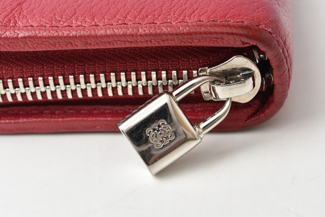極美品 LOEWE ベージュ 長財布 ラウンドファスナー 南京錠