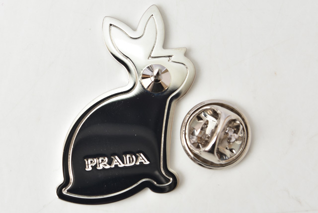 プラダ ピンブローチ/ピンバッジ 3点セット PRADA アクセサリー メタル ロゴ/ウサギ シルバー : 211209-875-47-p :  Import shop P.I.T. - 通販 - Yahoo!ショッピング