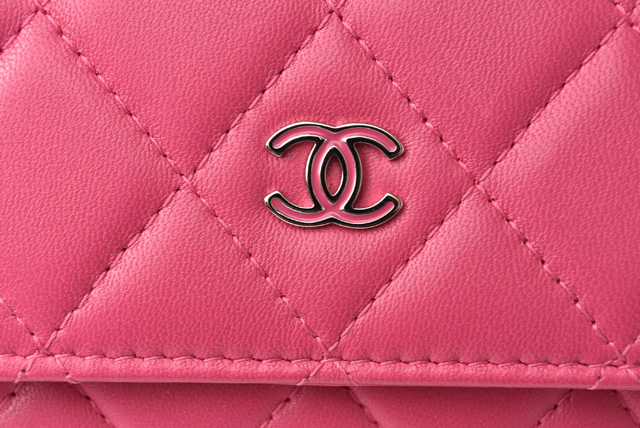 CHANEL 財布 シルバー ピンク キャビアスキン シャネル チェーンウォレット/ショルダーバッグ