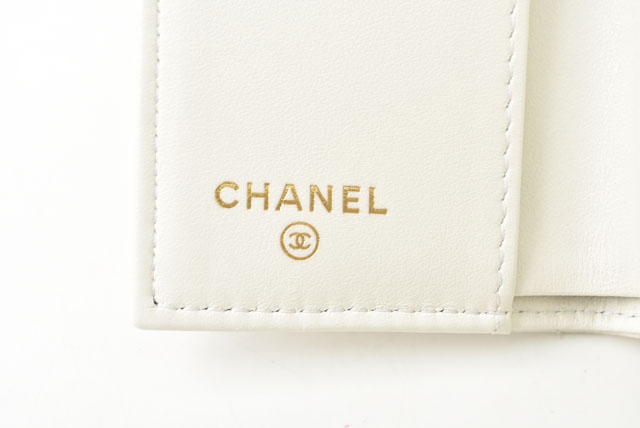 CHANEL(シャネル) マトラッセキャビアスキン長財布 291