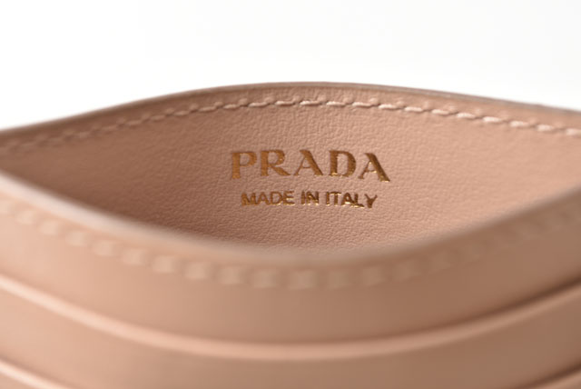 プラダ　PRADA