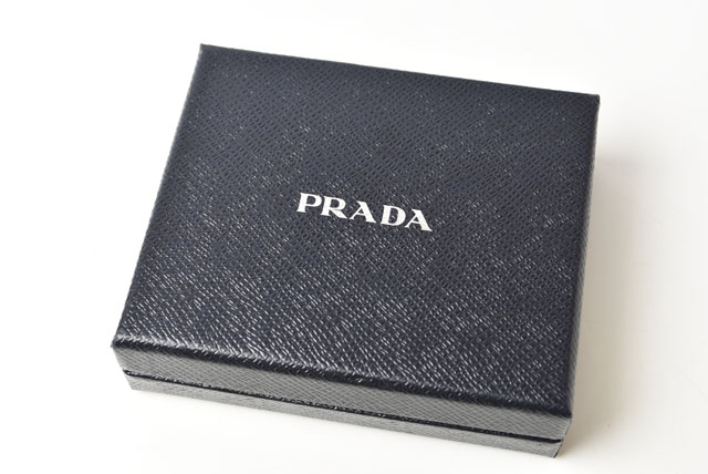 プラダ　PRADA