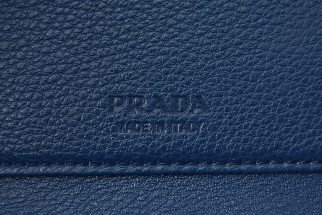 プラダ　PRADA