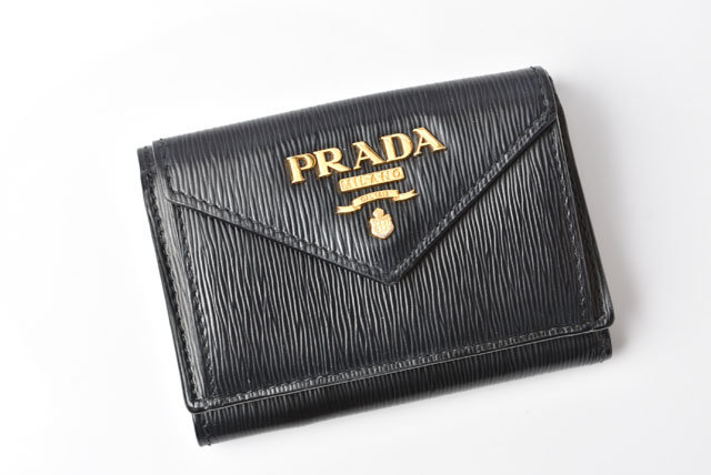 PRADA　プラダ　2折長財布