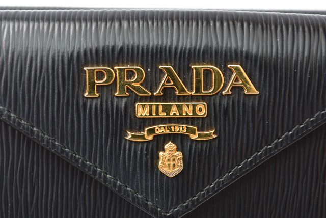 PRADA　プラダ　2折長財布