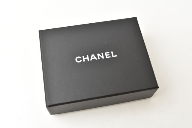 CHANEL Chanel earrings CC Mark black / silver 