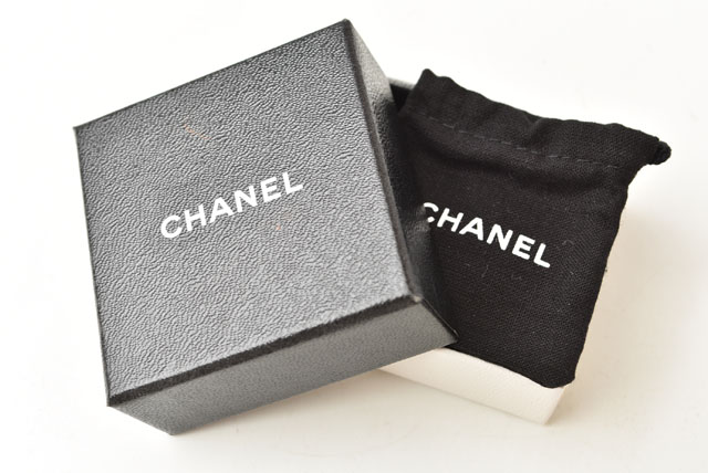 CHANEL シャネル ピアス CCマーク ブラック/シルバー