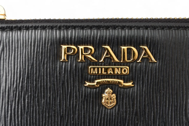 プラダ　PRADA